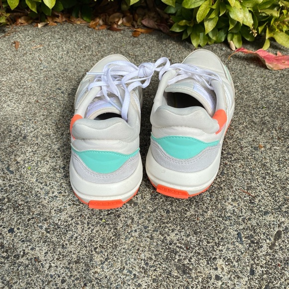 Adidas runner - Picture 3 of 4